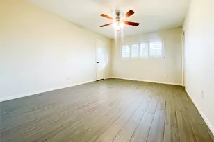 13607 Fernhill Dr, Sugar Land, TX 77498 - Photo 9