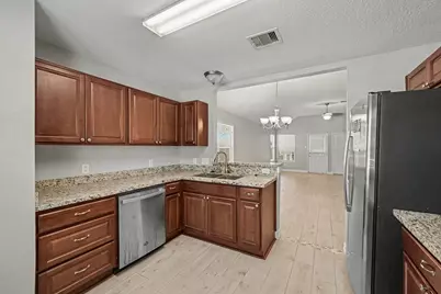 18806 S Wimbledon Drive, Katy, TX 77449 - Photo 9