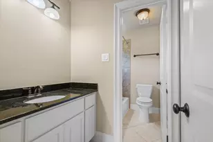 15811 Crestbrook Dr, Houston, TX 77059 - Photo 37