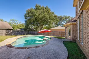15811 Crestbrook Dr, Houston, TX 77059 - Photo 39