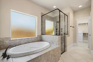 15811 Crestbrook Dr, Houston, TX 77059 - Photo 25