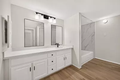 3015 Walnut Bend Lane Lane #31, Houston, TX 77042 - Photo 13