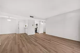 3015 Walnut Bend Ln Ln, Houston, TX 77042 - Photo 29