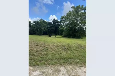 611 Trinity Street, Liberty, TX 77575 - Photo 1