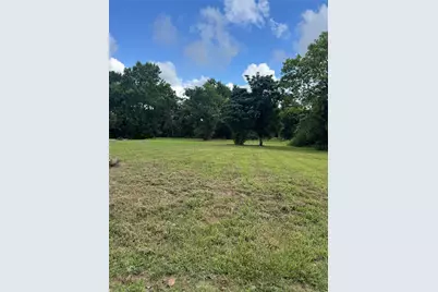 611 Trinity Street, Liberty, TX 77575 - Photo 3
