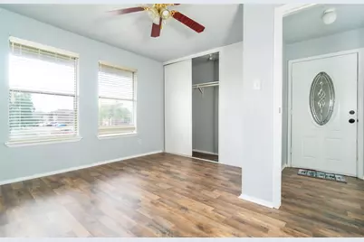 418 Garland Drive #206, Lake Jackson, TX 77566 - Photo 5