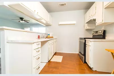 418 Garland Drive #206, Lake Jackson, TX 77566 - Photo 7