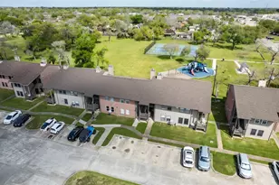 418 Garland Dr, Lake Jackson, TX 77566 - Photo 15