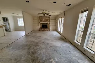 449 Stephen F Austin Dr, Conroe, TX 77302 - Photo 9