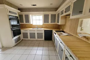 449 Stephen F Austin Dr, Conroe, TX 77302 - Photo 5