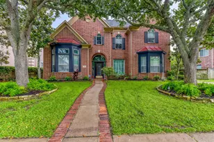 2610 W Bainbridge Cir, Pearland, TX 77584 - Photo 1