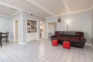 1404 Walnut Bend Ln, Houston, TX 77042 - Photo 9