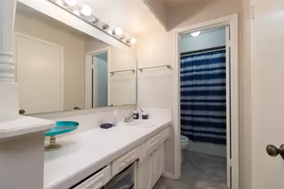 1404 Walnut Bend Lane #23, Houston, TX 77042 - Photo 13