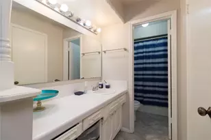 1404 Walnut Bend Ln, Houston, TX 77042 - Photo 13