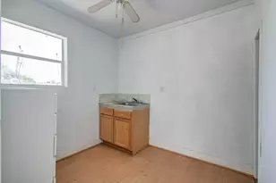 6701 Ave E, Houston, TX 77011 - Photo 23