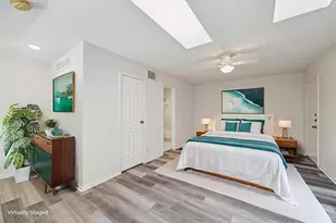 10855 Meadowglen Ln, Houston, TX 77042 - Photo 5