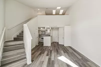 10855 Meadowglen Lane #1030, Houston, TX 77042 - Photo 3