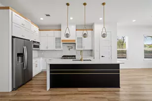 306 E 40th St, Houston, TX 77018 - Photo 11