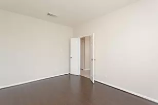 3327 Summerwood Ln, Pearland, TX 77584 - Photo 9