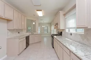 3327 Summerwood Ln, Pearland, TX 77584 - Photo 5