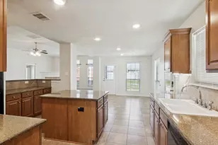 6739 Conroe Cir, Manvel, TX 77578 - Photo 13