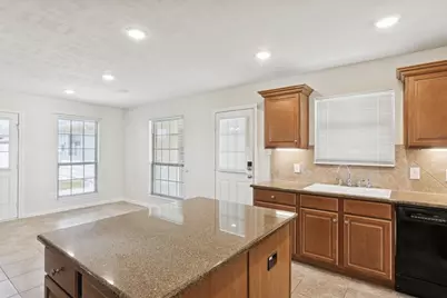 6739 Conroe Circle, Manvel, TX 77578 - Photo 11