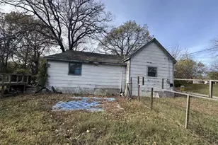 514 E 5th St, Bonham, TX 75418 - Photo 3