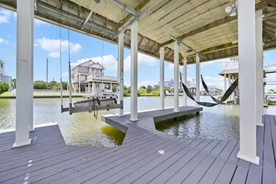 13619 Windlass Circle, Galveston, TX 77554 - Photo 41
