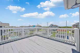 13619 Windlass Cir, Galveston, TX 77554 - Photo 35