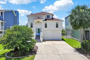 13619 Windlass Cir, Galveston, TX 77554 - Photo 3
