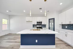 4606 Mallow St, Houston, TX 77051 - Photo 13