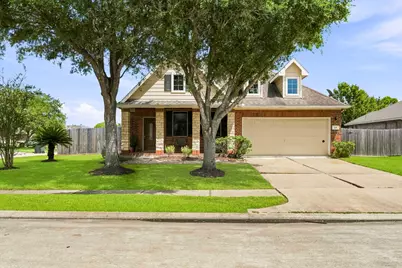 125 Avery Springs Lane, Dickinson, TX 77539 - Photo 3