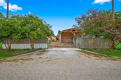 403 White Street, Madisonville, TX 77864 - Photo 37