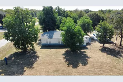 805 Caldwell Street, Lexington, TX 78947 - Photo 15