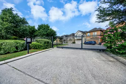 10815 Almeda Park Drive, Houston, TX 77045 - Photo 47