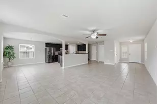 11747 Red Hummingbird Dr, Houston, TX 77047 - Photo 5