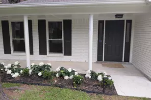 147 E Pathfinders Cir, The Woodlands, TX 77381 - Photo 1