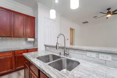 9147 Lago Crest Drive, Houston, TX 77054 - Photo 17