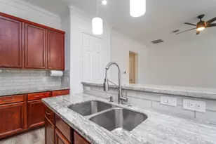 9147 Lago Crest Dr, Houston, TX 77054 - Photo 17