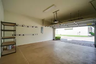 9147 Lago Crest Dr, Houston, TX 77054 - Photo 5