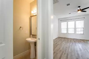 9147 Lago Crest Dr, Houston, TX 77054 - Photo 11