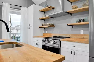 1077 Sunset Circle W, Crystal Beach, TX 77650 - Photo 13