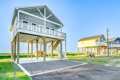 1077 Sunset Circle W, Crystal Beach, TX 77650 - Photo 3