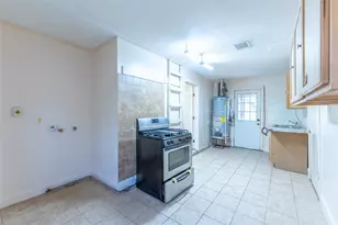 1219 Fallbrook Dr, Houston, TX 77038 - Photo 7