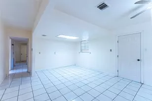 1219 Fallbrook Dr, Houston, TX 77038 - Photo 5
