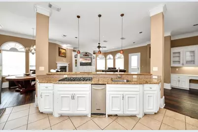 8930 Water Crest Trail, Richmond, TX 77469 - Photo 9