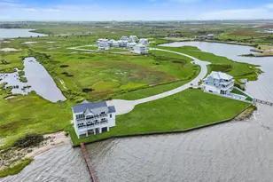1414 Bay Point Dr, Galveston, TX 77554 - Photo 1