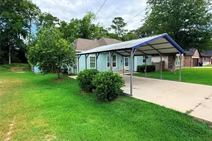 1330 1332 Red Fox Dr, Crosby, TX 77532 - Photo 1