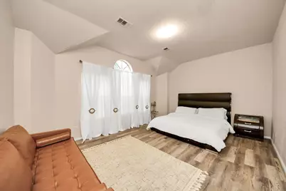7902 Belterraza Court, Houston, TX 77083 - Photo 11
