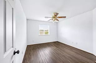 10502 Raven Crossing Ln, Houston, TX 77089 - Photo 15